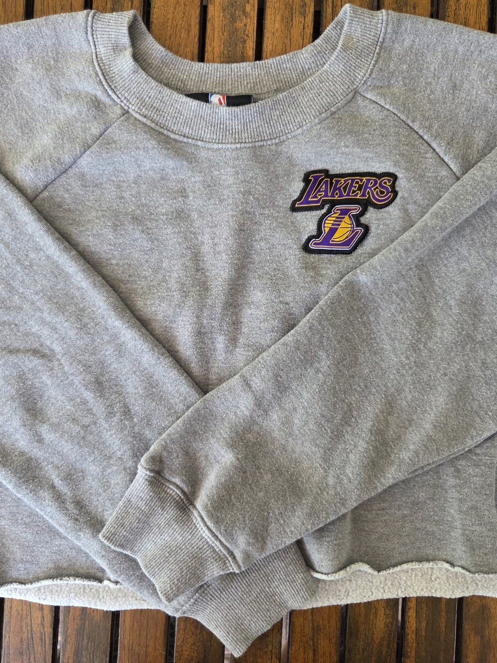 Women's NBA Los Angelas Lakers Gray Crewneck Sweatshirt Size Large Cropped LA 48